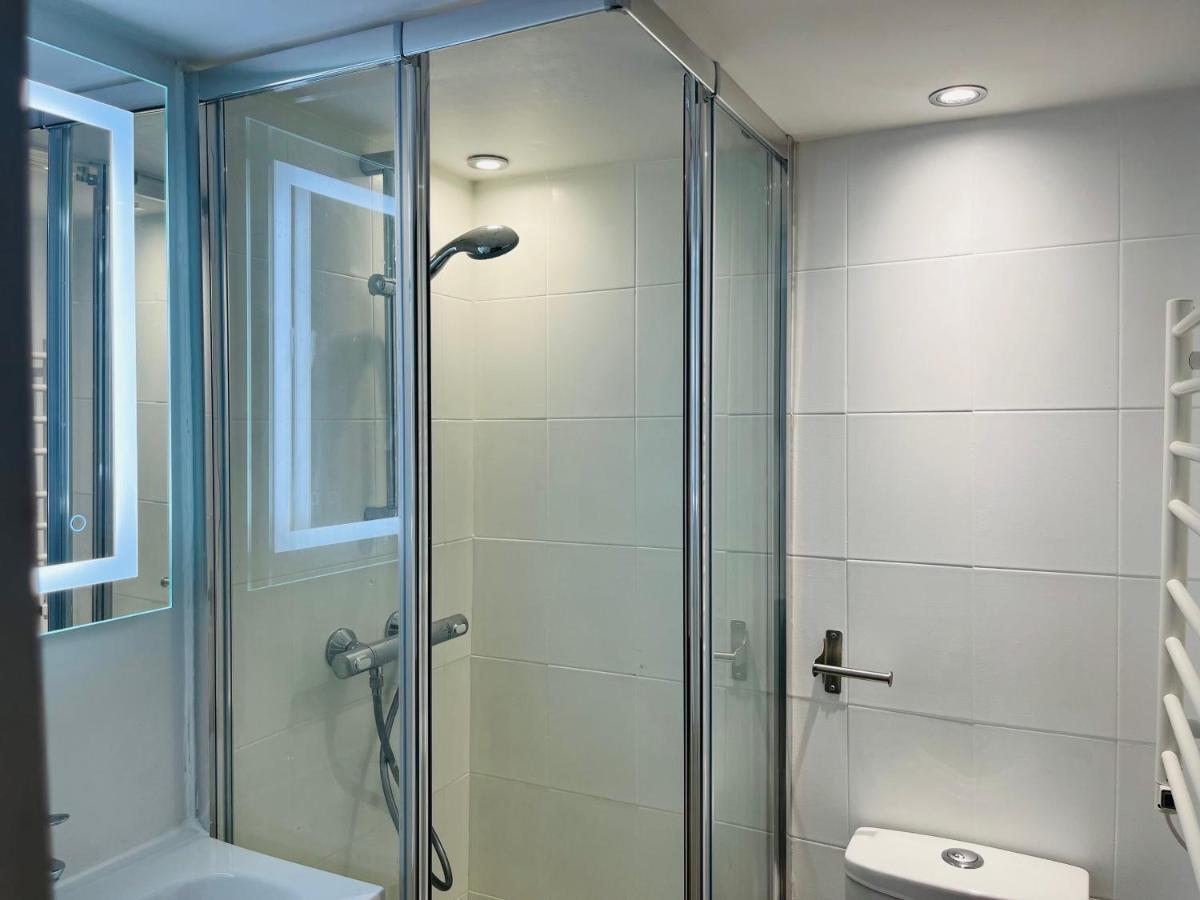 Suite Adamas Лион Екстериор снимка